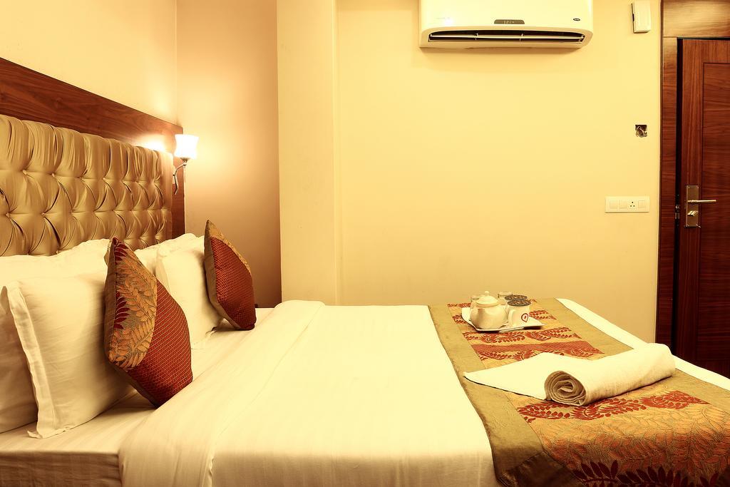 Oyo 1522 Npg Hotel โกลกาตา ภายนอก รูปภาพ